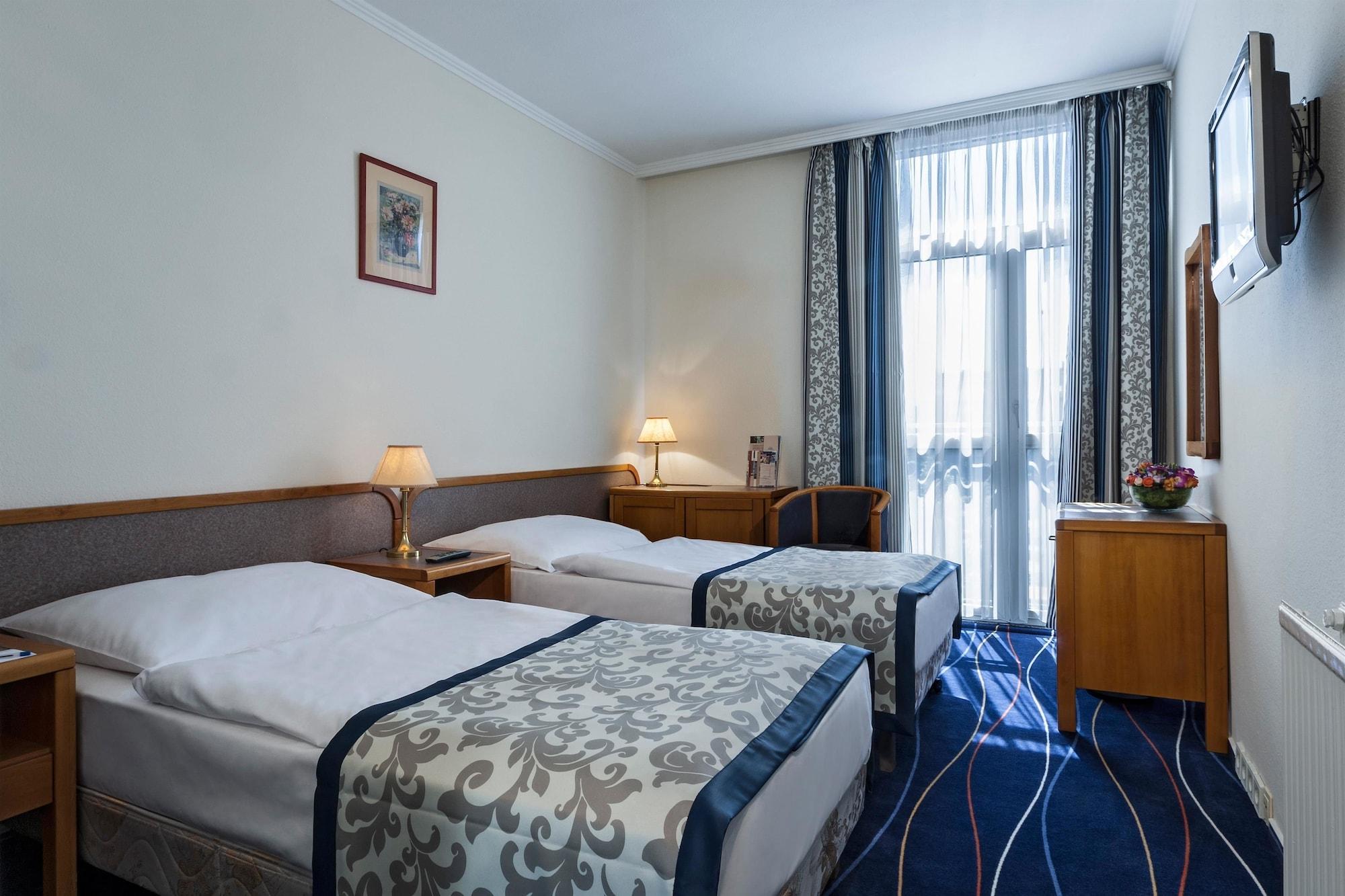 Danubius Hotel Raba Bagian luar foto