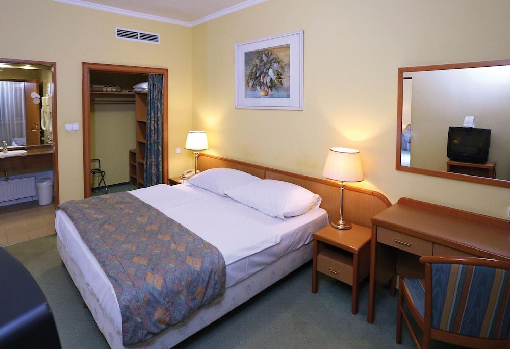 Danubius Hotel Raba Bagian luar foto