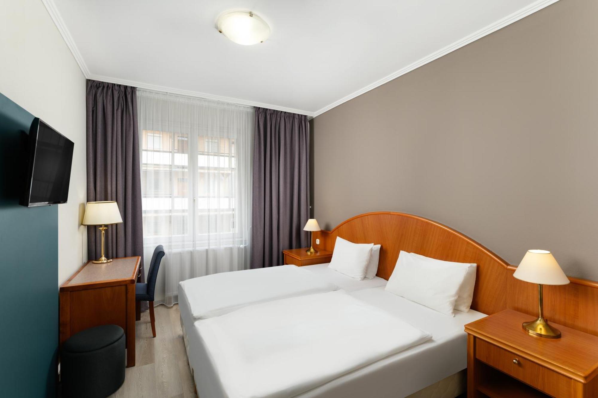 Danubius Hotel Raba Bagian luar foto