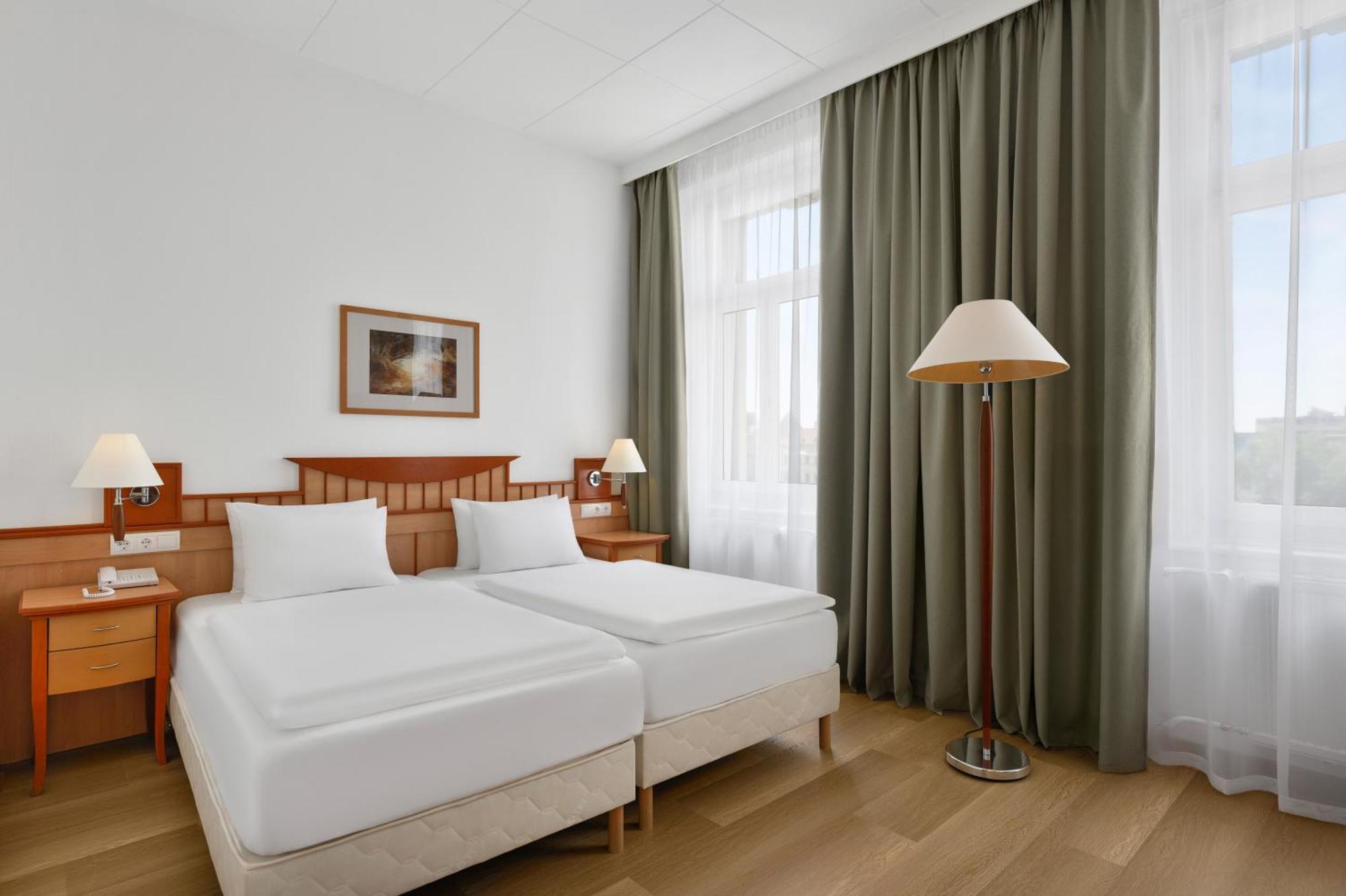 Danubius Hotel Raba Bagian luar foto
