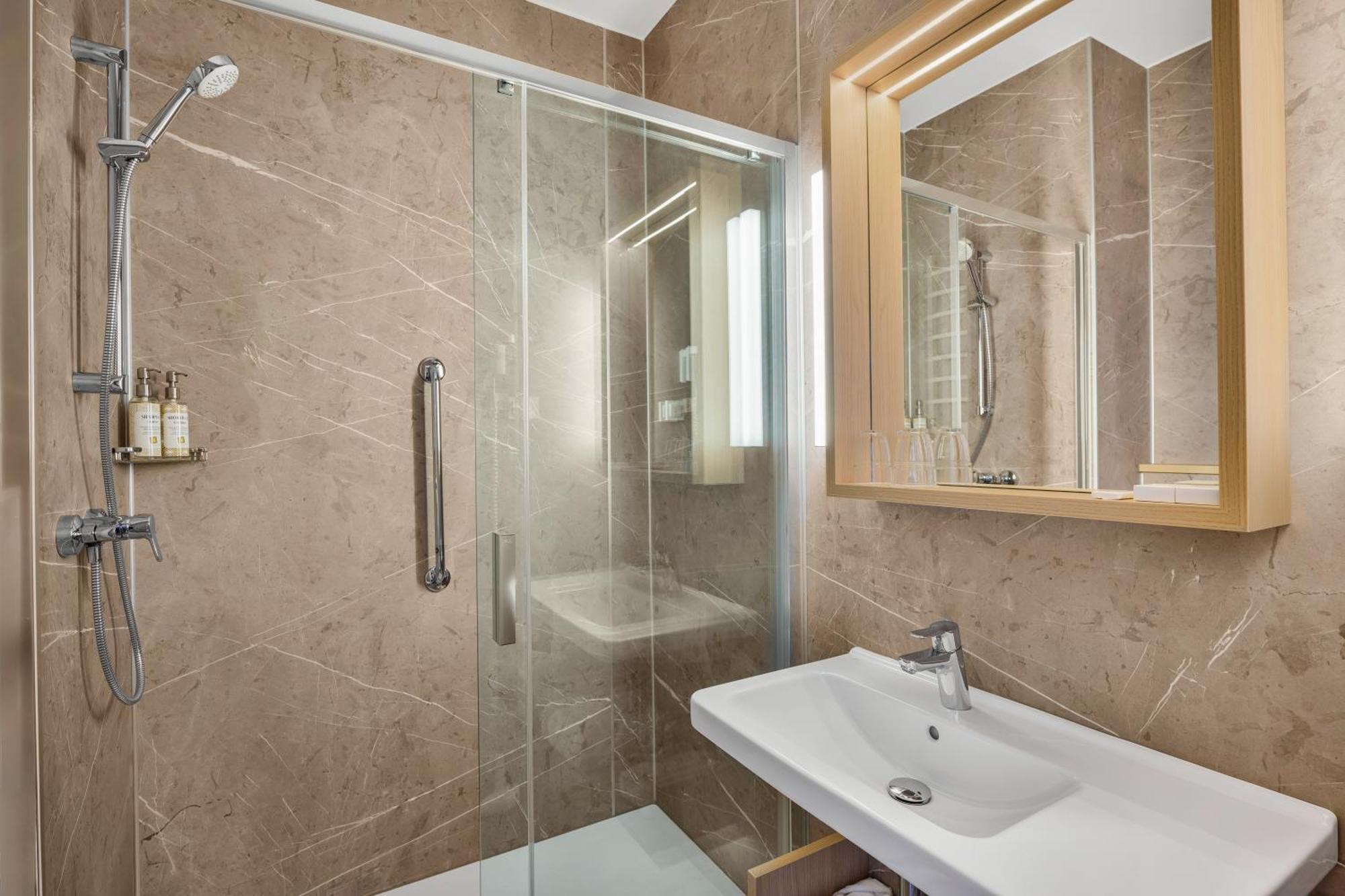 Danubius Hotel Raba Bagian luar foto